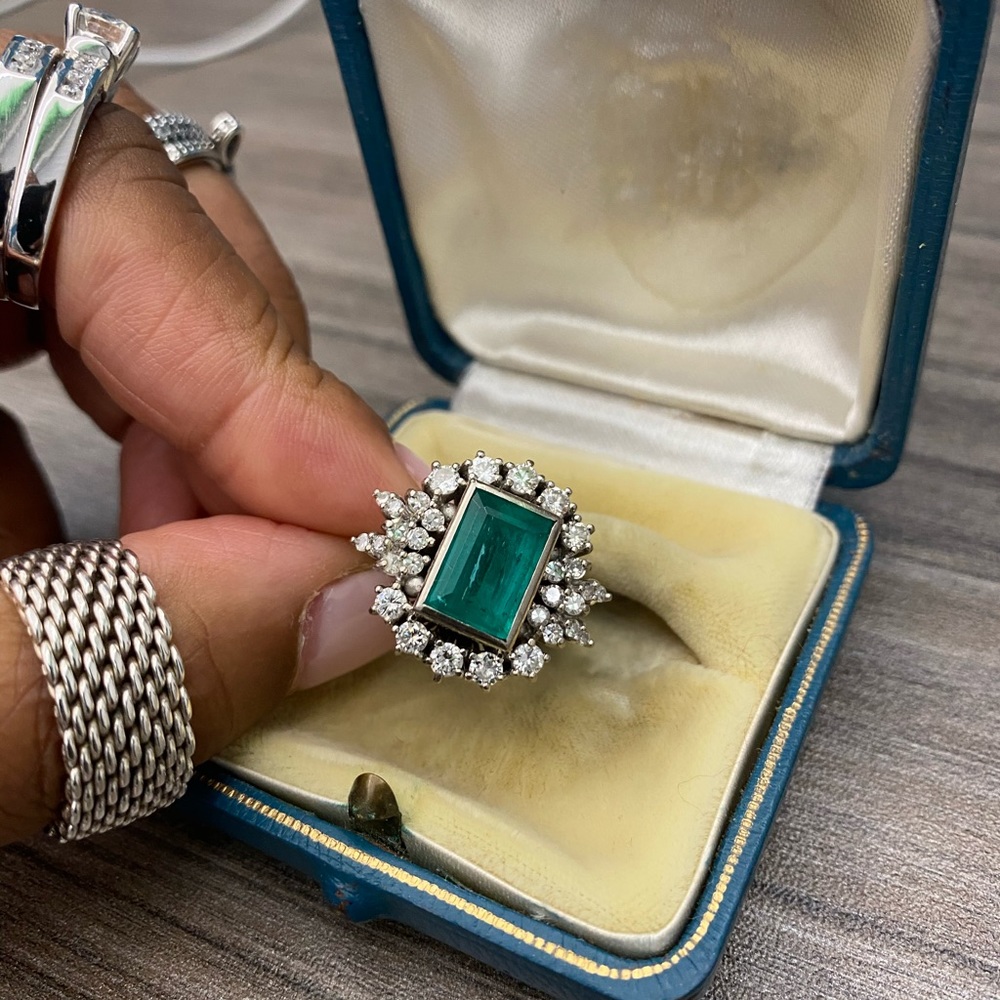 Women’s Vintage Emerald and Diamond Cluster Ring